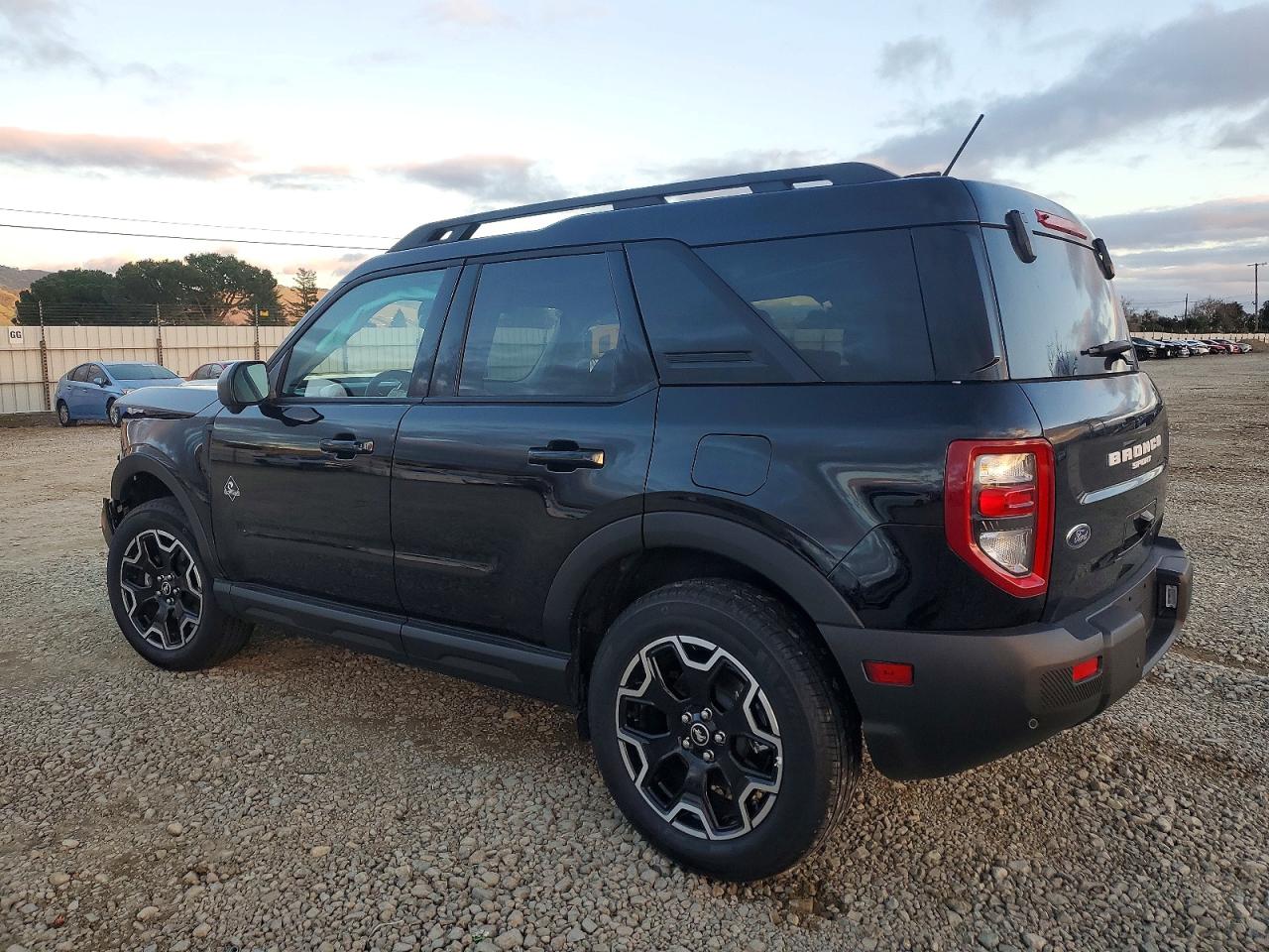 2025 FORD BRONCO SPORT OUTER BANKS photo 2