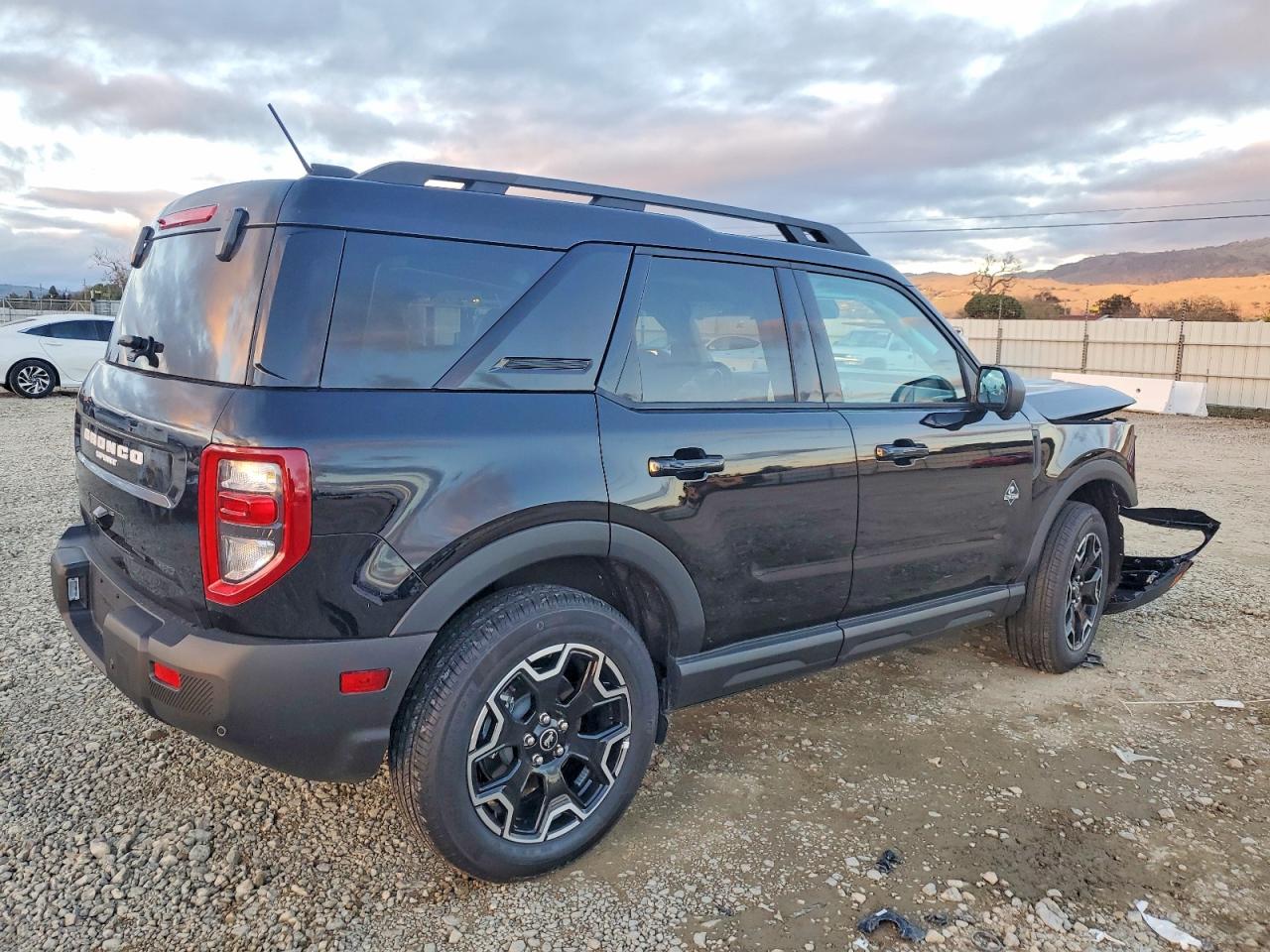 2025 FORD BRONCO SPORT OUTER BANKS photo 3