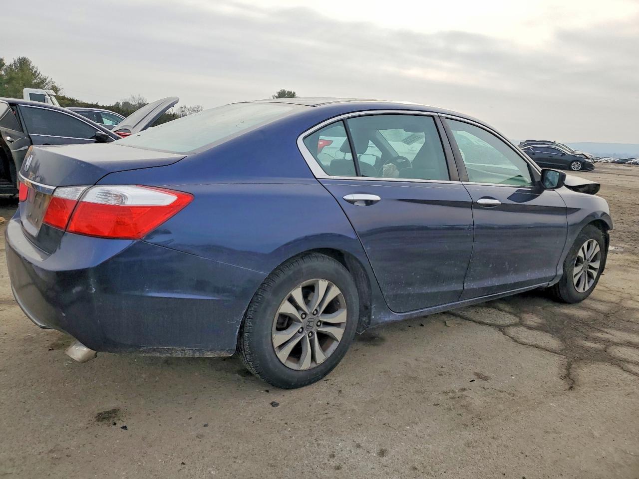 2015 HONDA ACCORD LX photo 3
