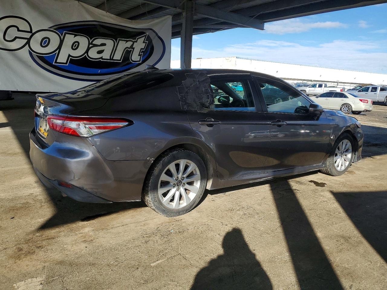 2020 TOYOTA CAMRY LE photo 3