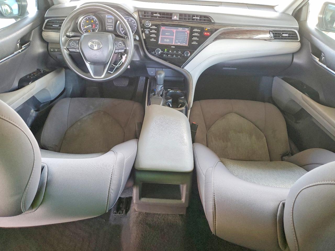 2020 TOYOTA CAMRY LE photo 8