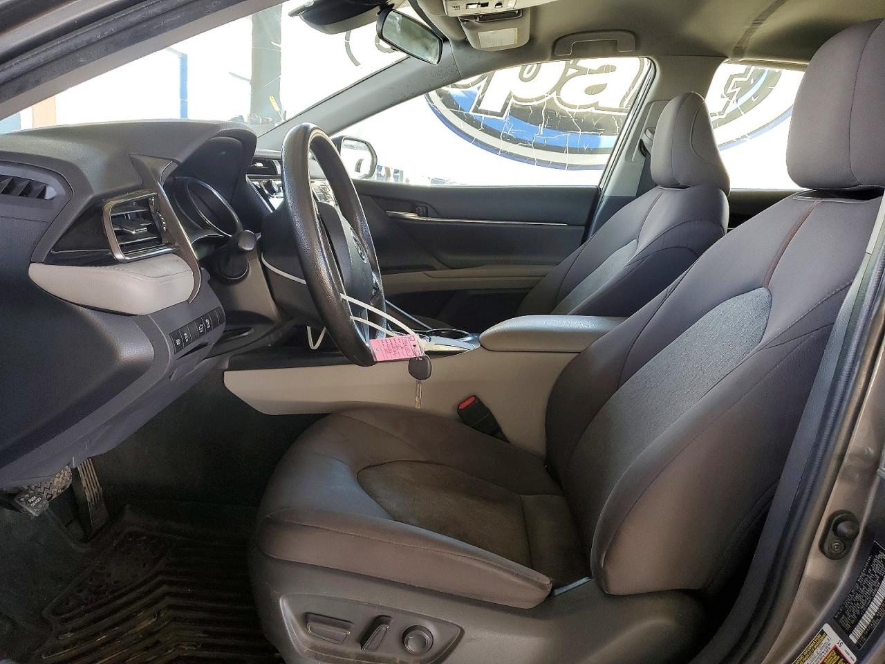 2020 TOYOTA CAMRY LE photo 7