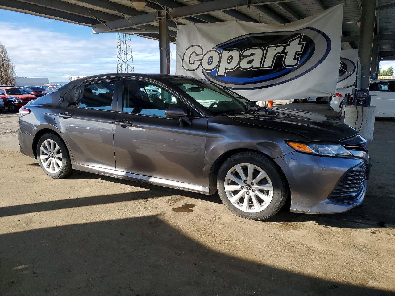2020 TOYOTA CAMRY LE photo 4