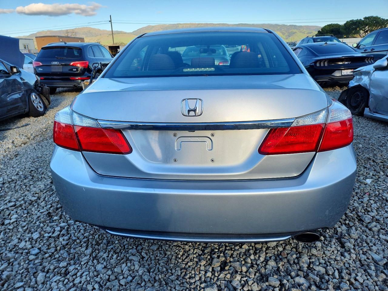 2013 HONDA ACCORD LX photo 6