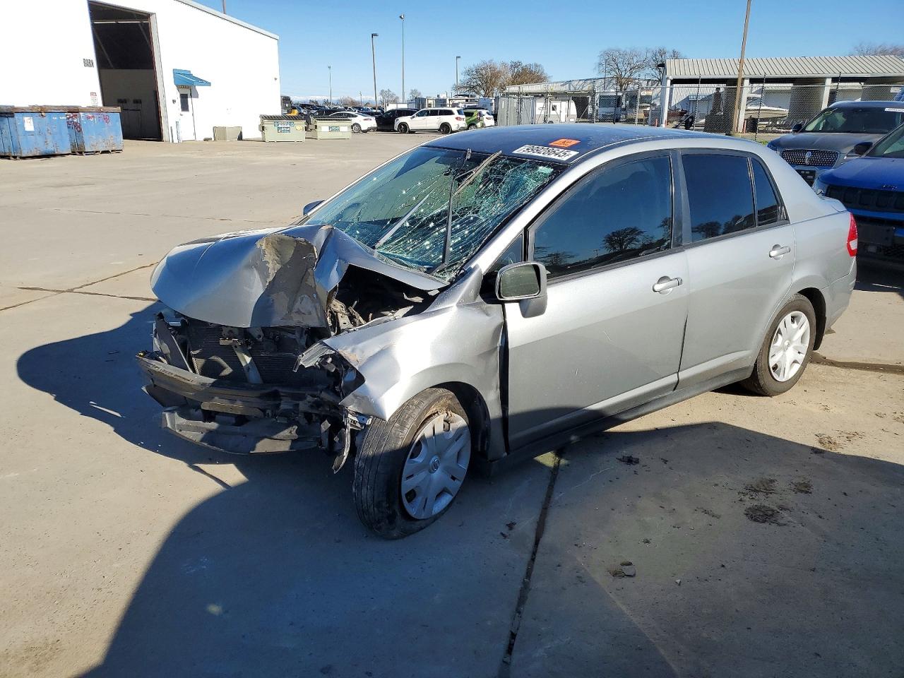 2011 NISSAN VERSA