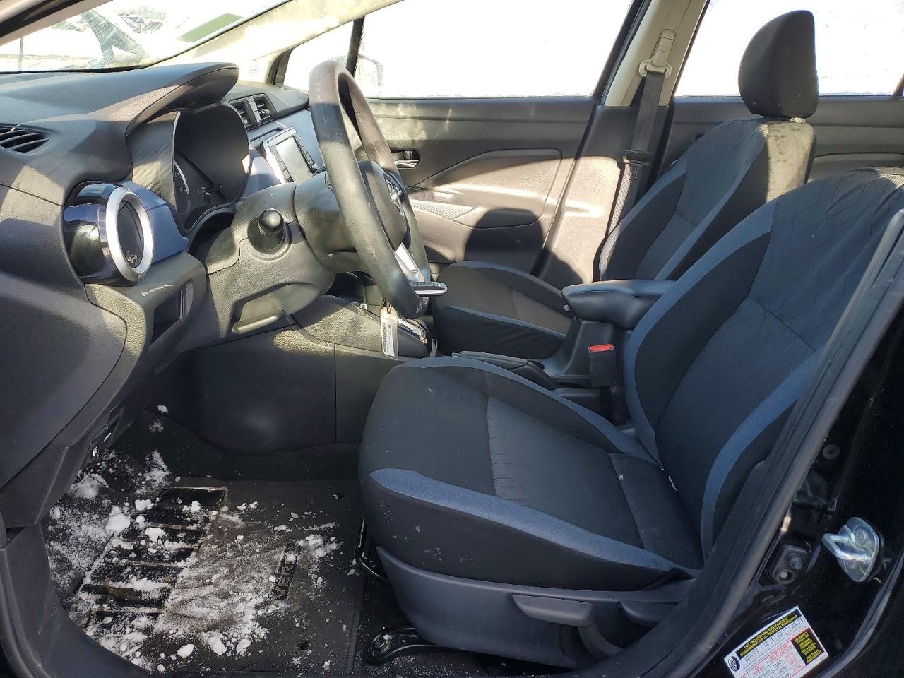 2025 NISSAN VERSA SV photo 7