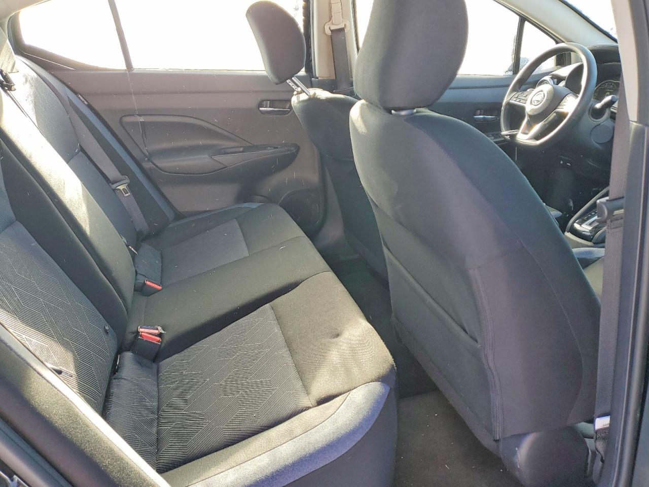 2025 NISSAN VERSA SV photo 10