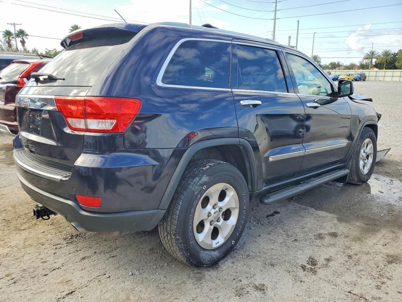 2011 JEEP GRAND CHEROKEE LIMITED photo 3