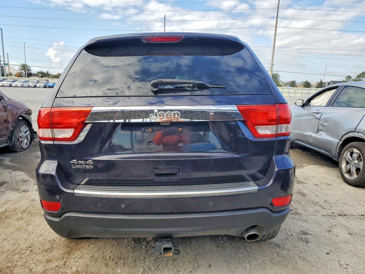 2011 JEEP GRAND CHEROKEE LIMITED photo 6