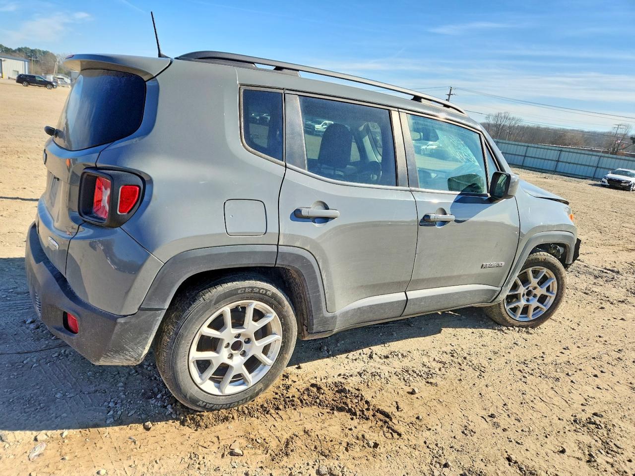 2020 JEEP RENEGADE LATITUDE photo 3
