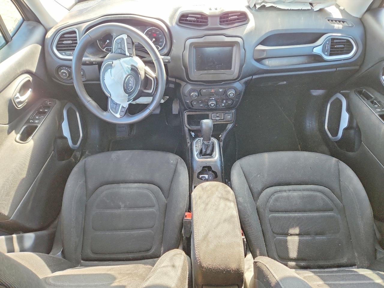 2020 JEEP RENEGADE LATITUDE photo 8