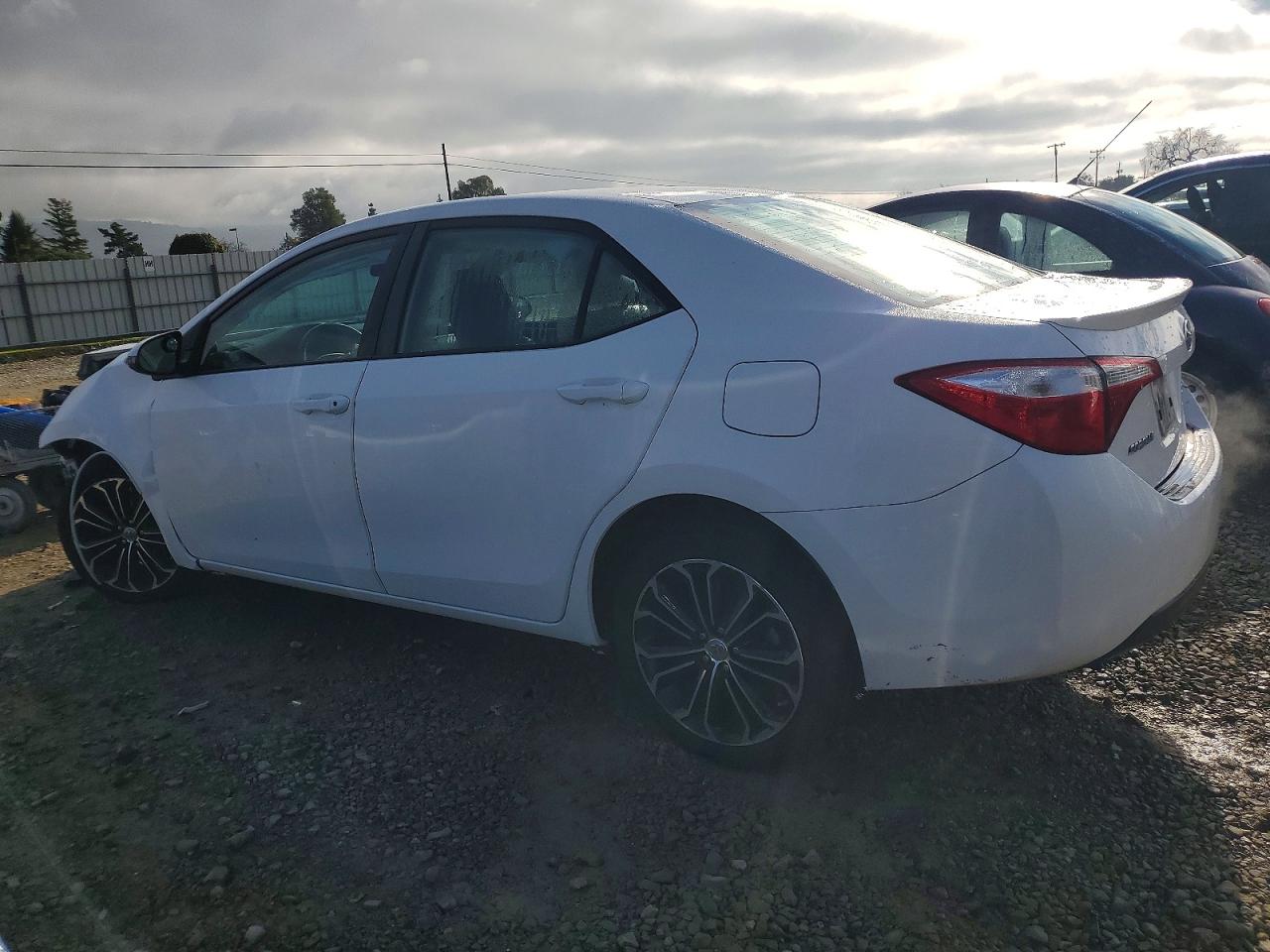 2016 TOYOTA COROLLA L photo 2