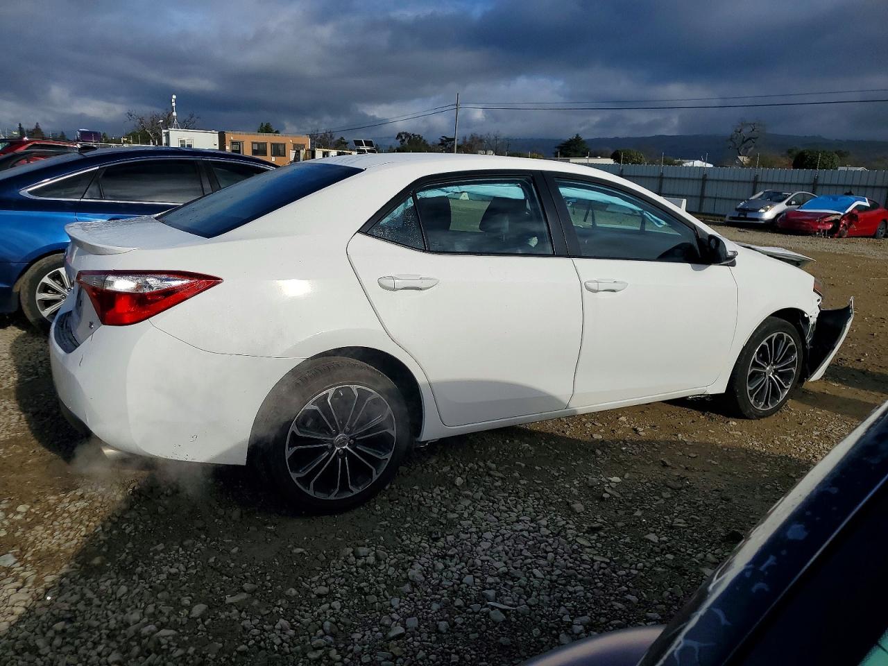2016 TOYOTA COROLLA L photo 3