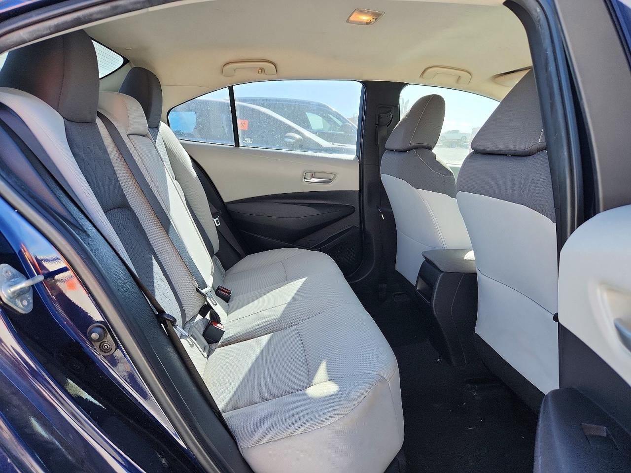 2020 TOYOTA COROLLA LE photo 10