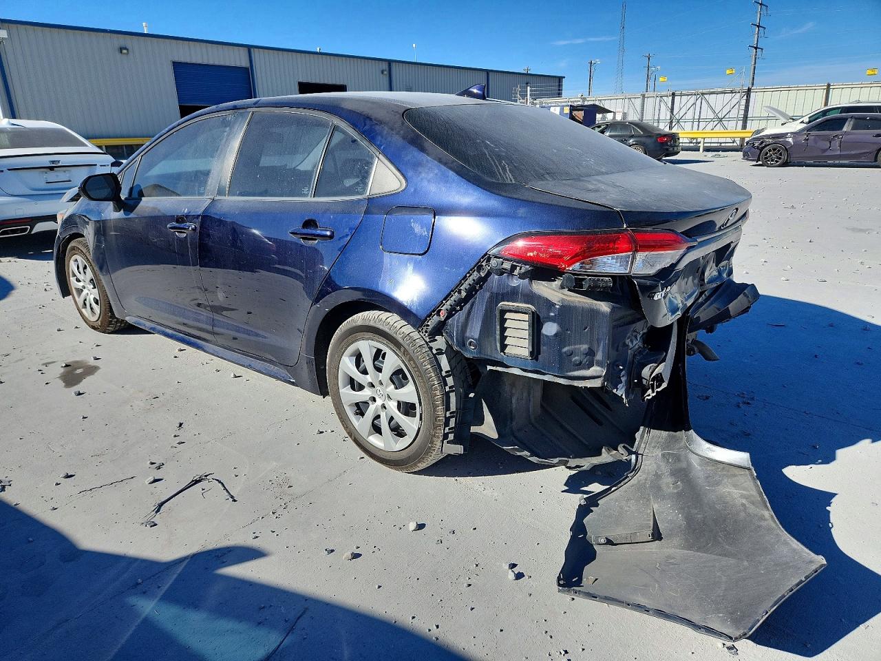 2020 TOYOTA COROLLA LE photo 2