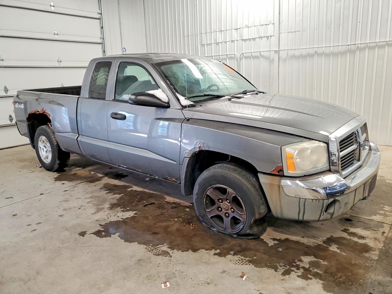 2005 DODGE DAKOTA SLT photo 4