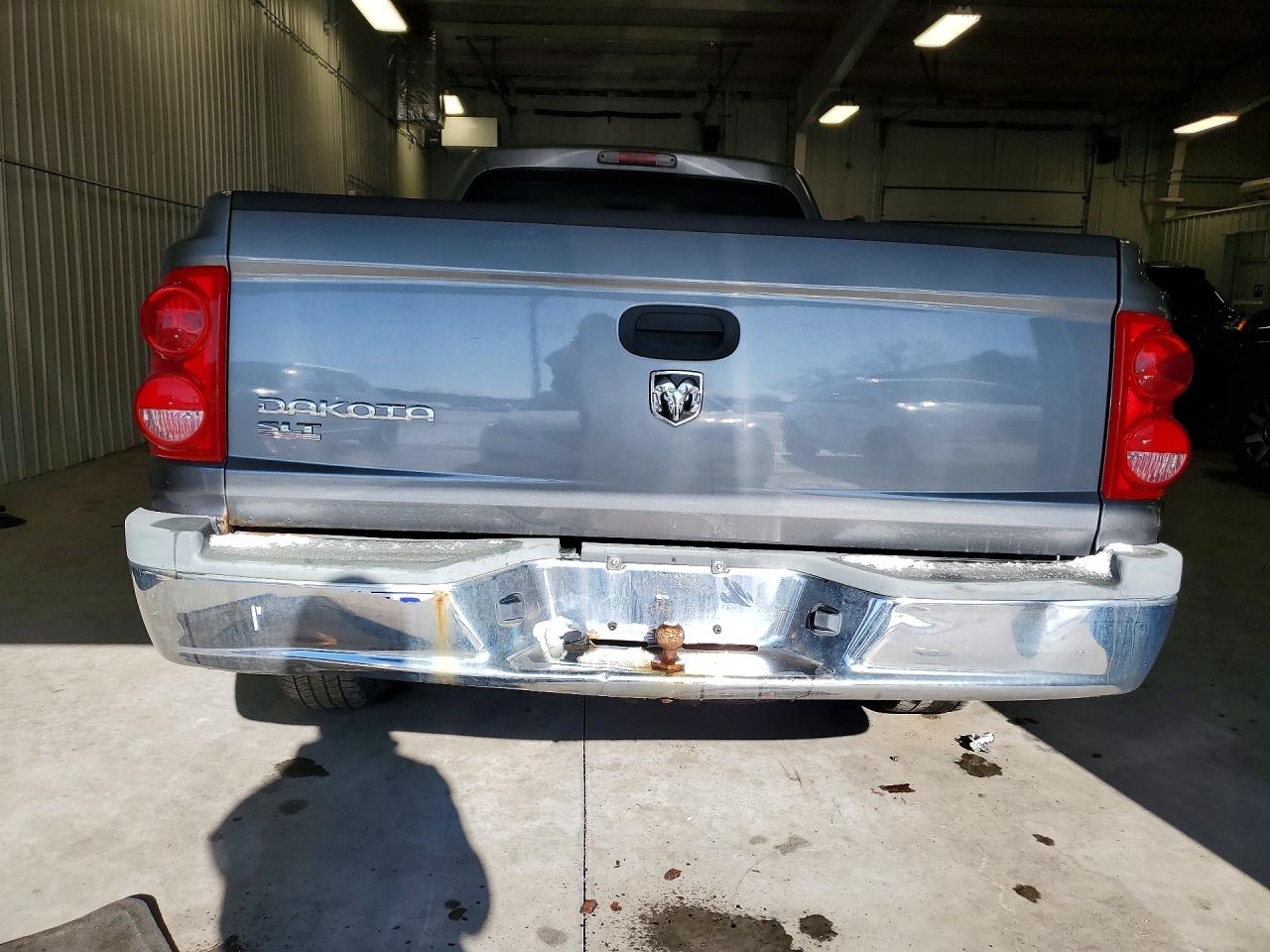 2005 DODGE DAKOTA SLT photo 6