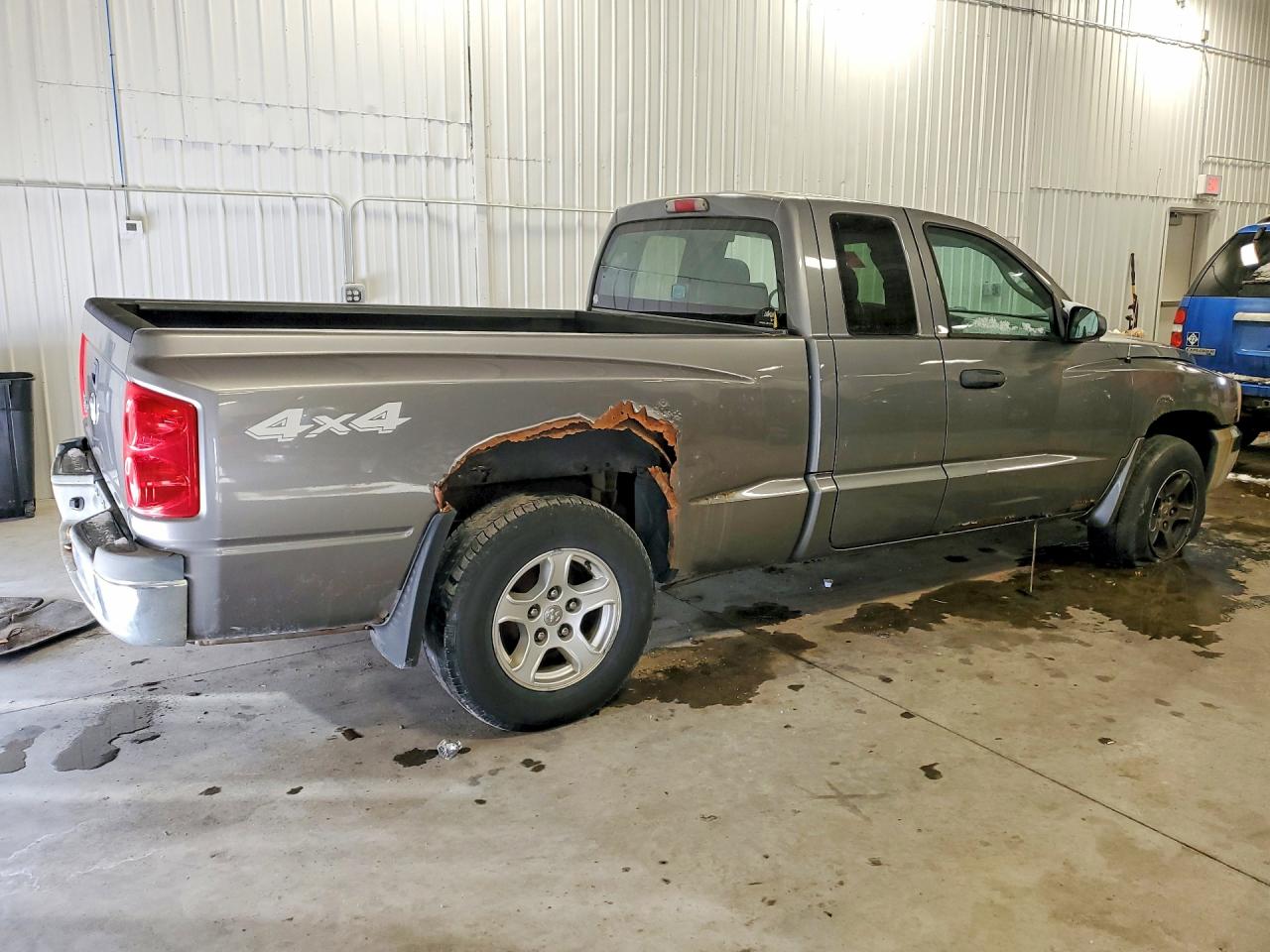 2005 DODGE DAKOTA SLT photo 3