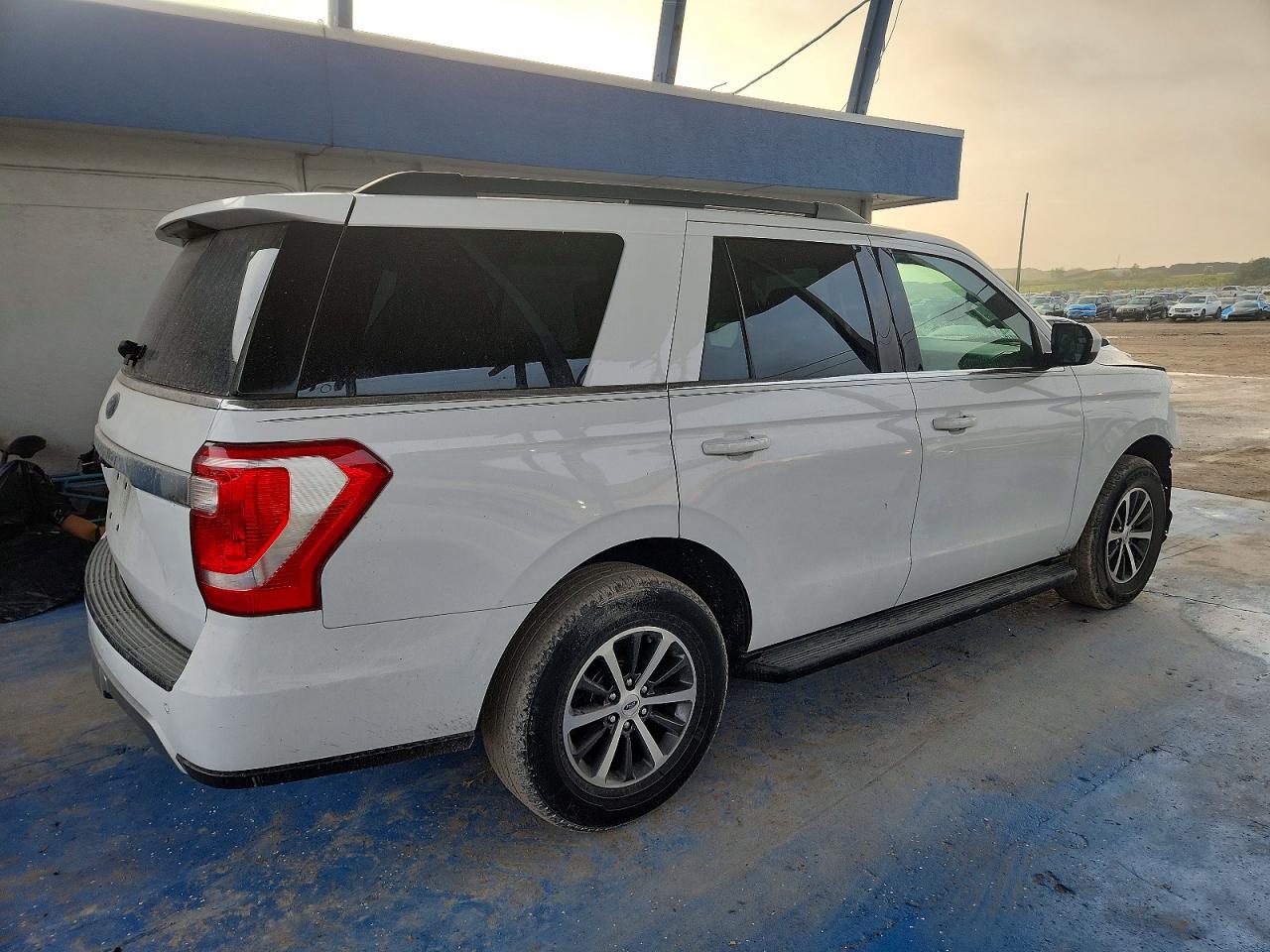 2018 FORD EXPEDITION XLT photo 3