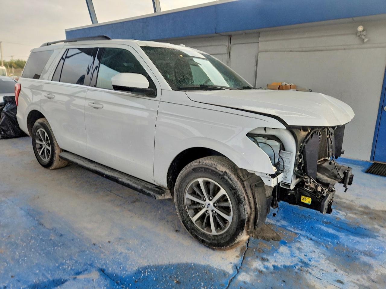 2018 FORD EXPEDITION XLT photo 4