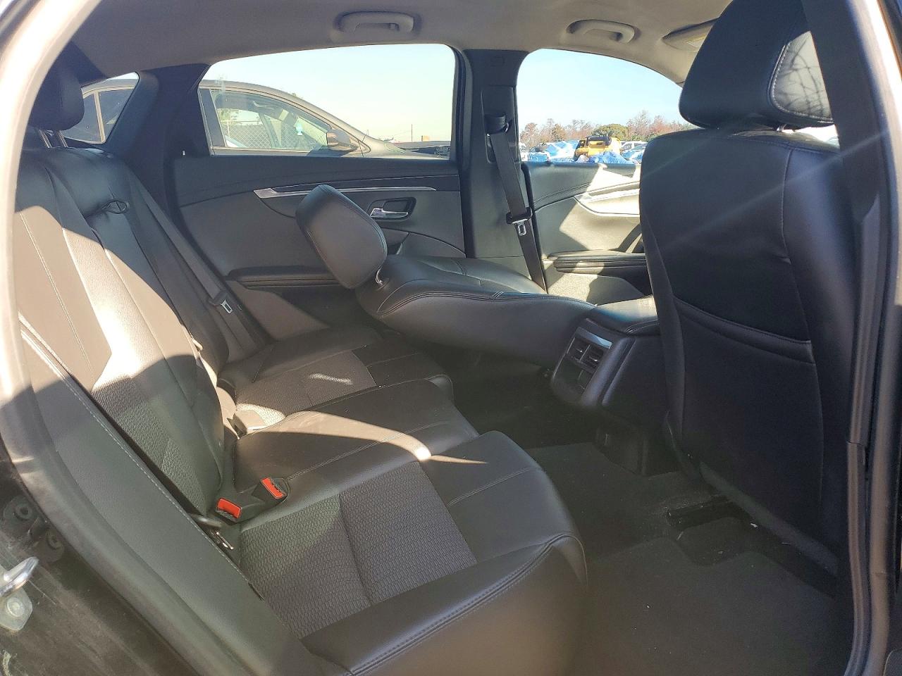 2018 CHEVROLET IMPALA LT photo 10
