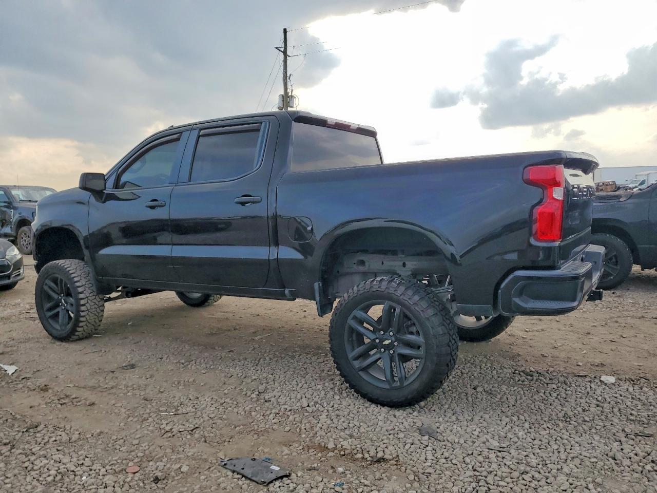 2020 CHEVROLET SILVERADO C1500 CUSTOM photo 2