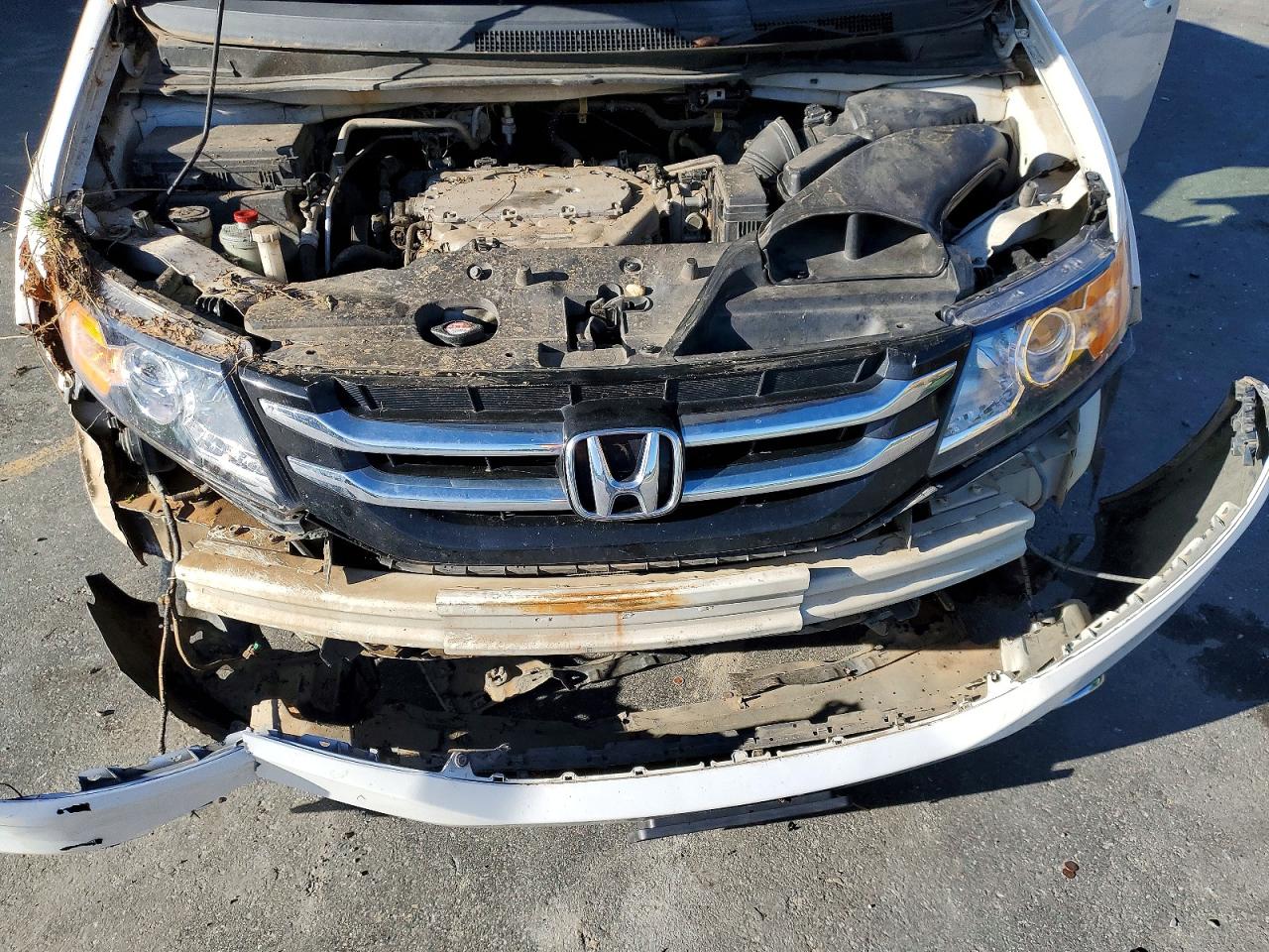 2014 HONDA ODYSSEY TOURING photo 12