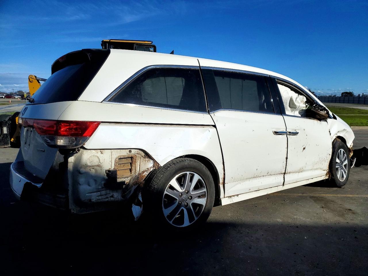 2014 HONDA ODYSSEY TOURING photo 3