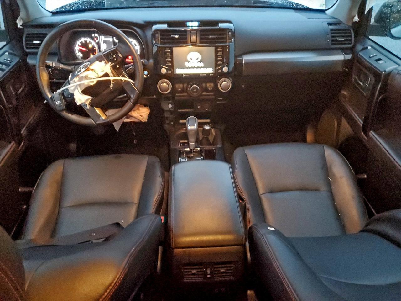 2022 TOYOTA 4RUNNER SR5 PREMIUM photo 8