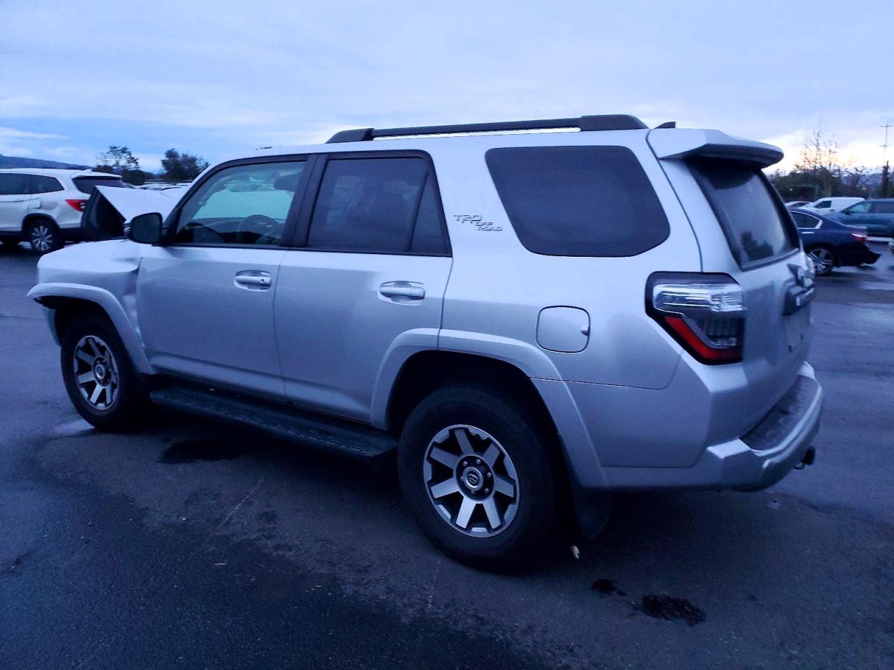 2022 TOYOTA 4RUNNER SR5 PREMIUM photo 2