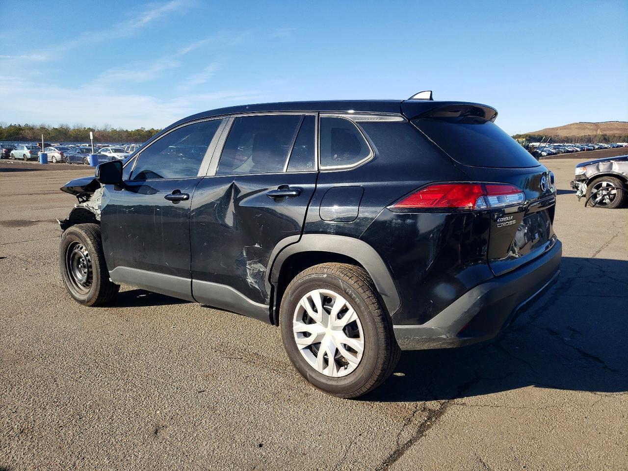 2023 TOYOTA COROLLA CROSS L photo 2
