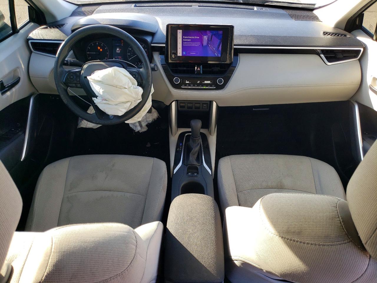 2023 TOYOTA COROLLA CROSS L photo 8