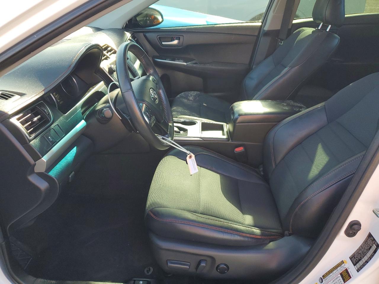 2017 TOYOTA CAMRY LE photo 7