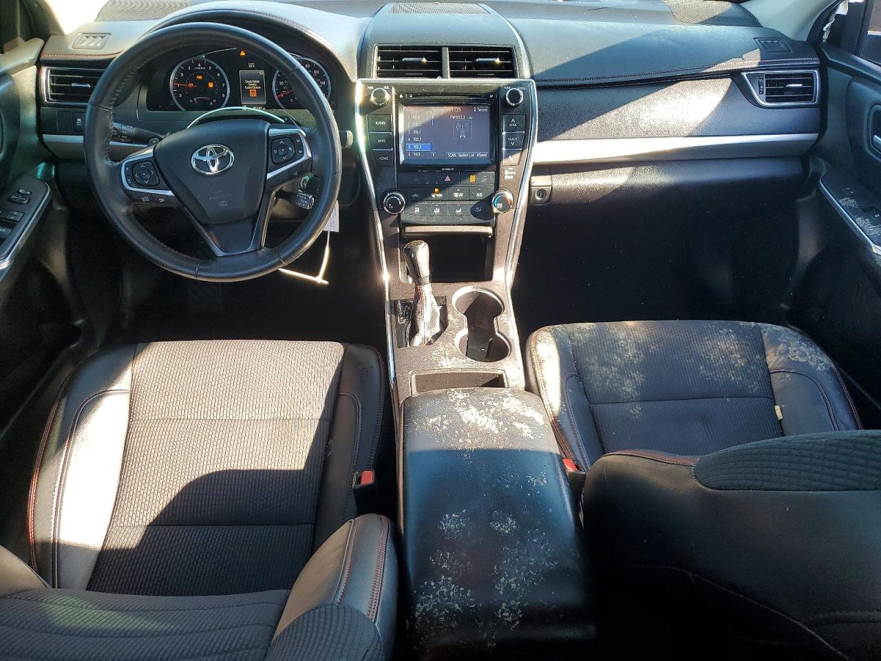 2017 TOYOTA CAMRY LE photo 8