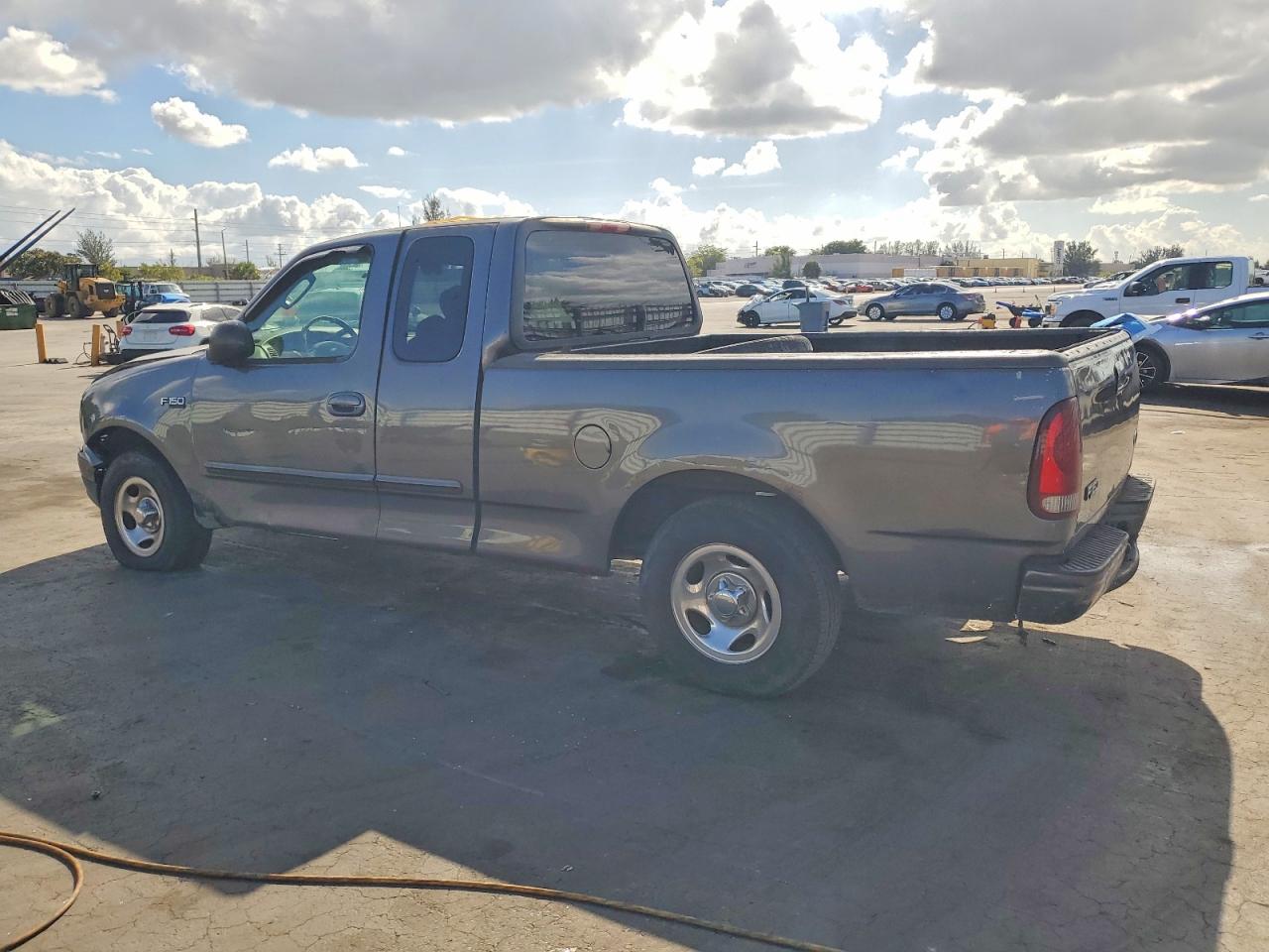2003 FORD F150 photo 2
