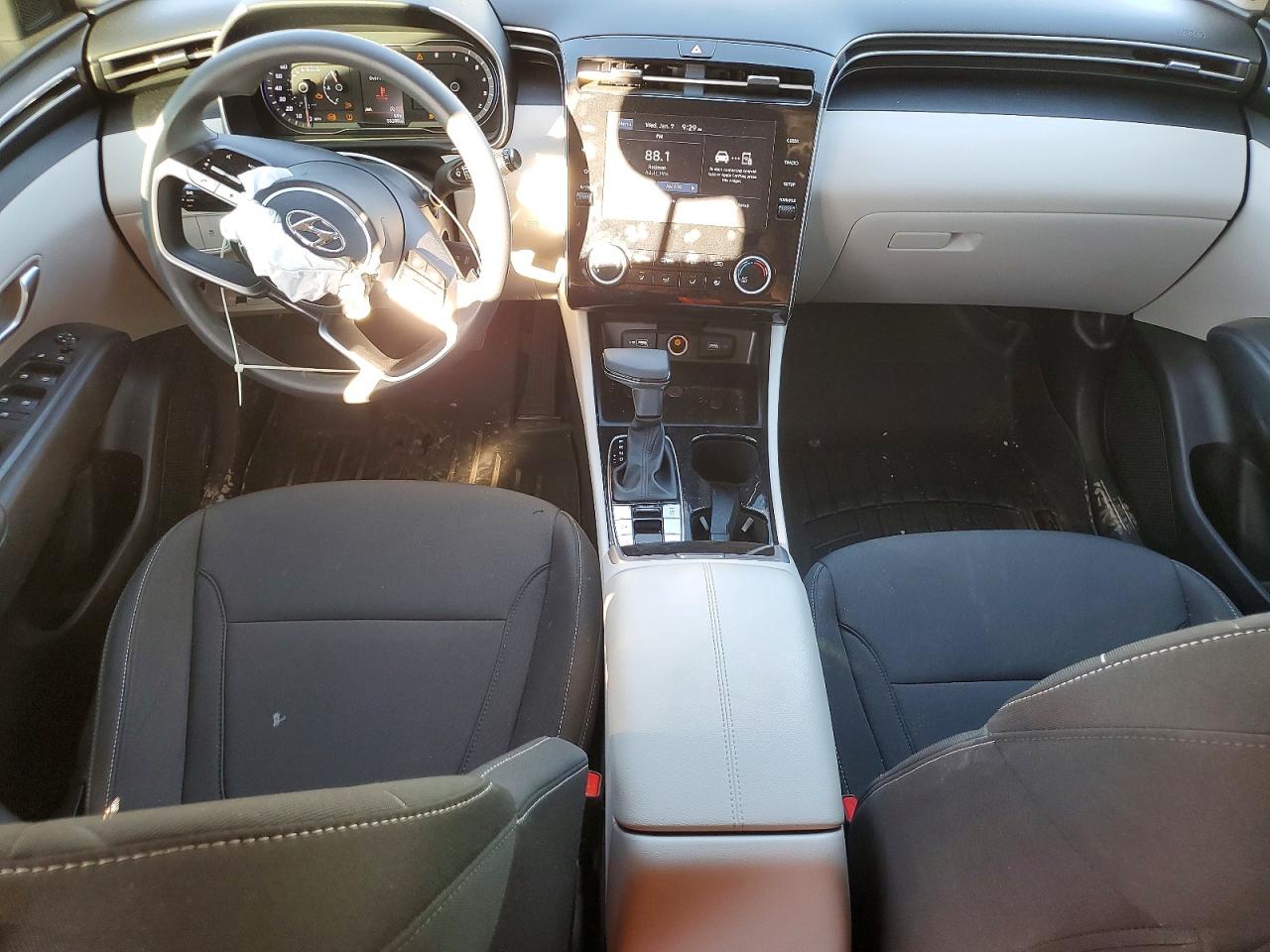 2023 HYUNDAI TUCSON SE photo 8