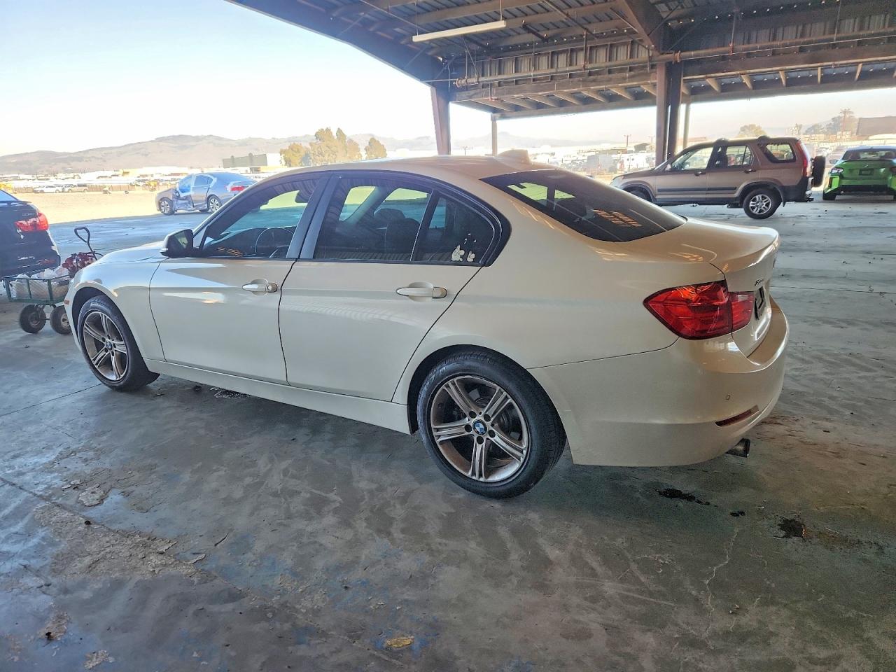 2015 BMW 320 I XDRIVE photo 2