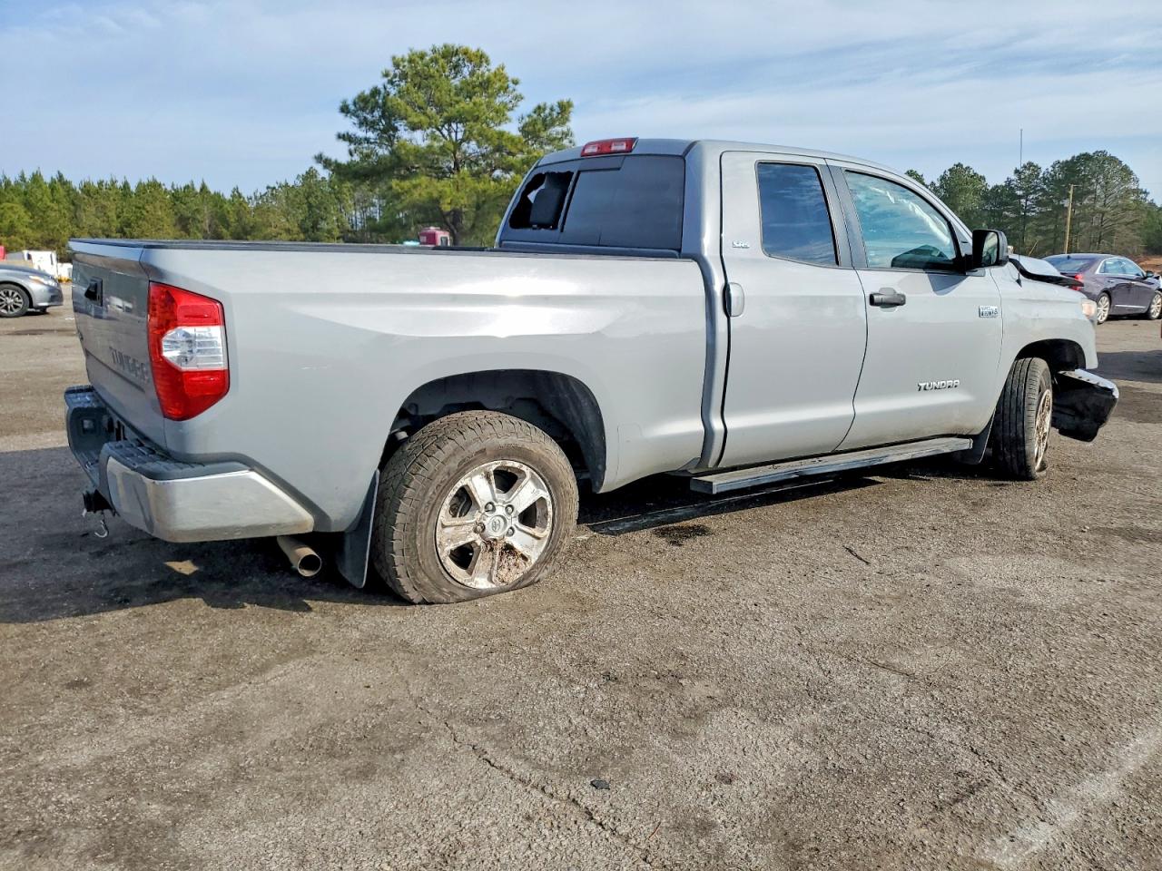 2018 TOYOTA TUNDRA DOUBLE CAB SR photo 3