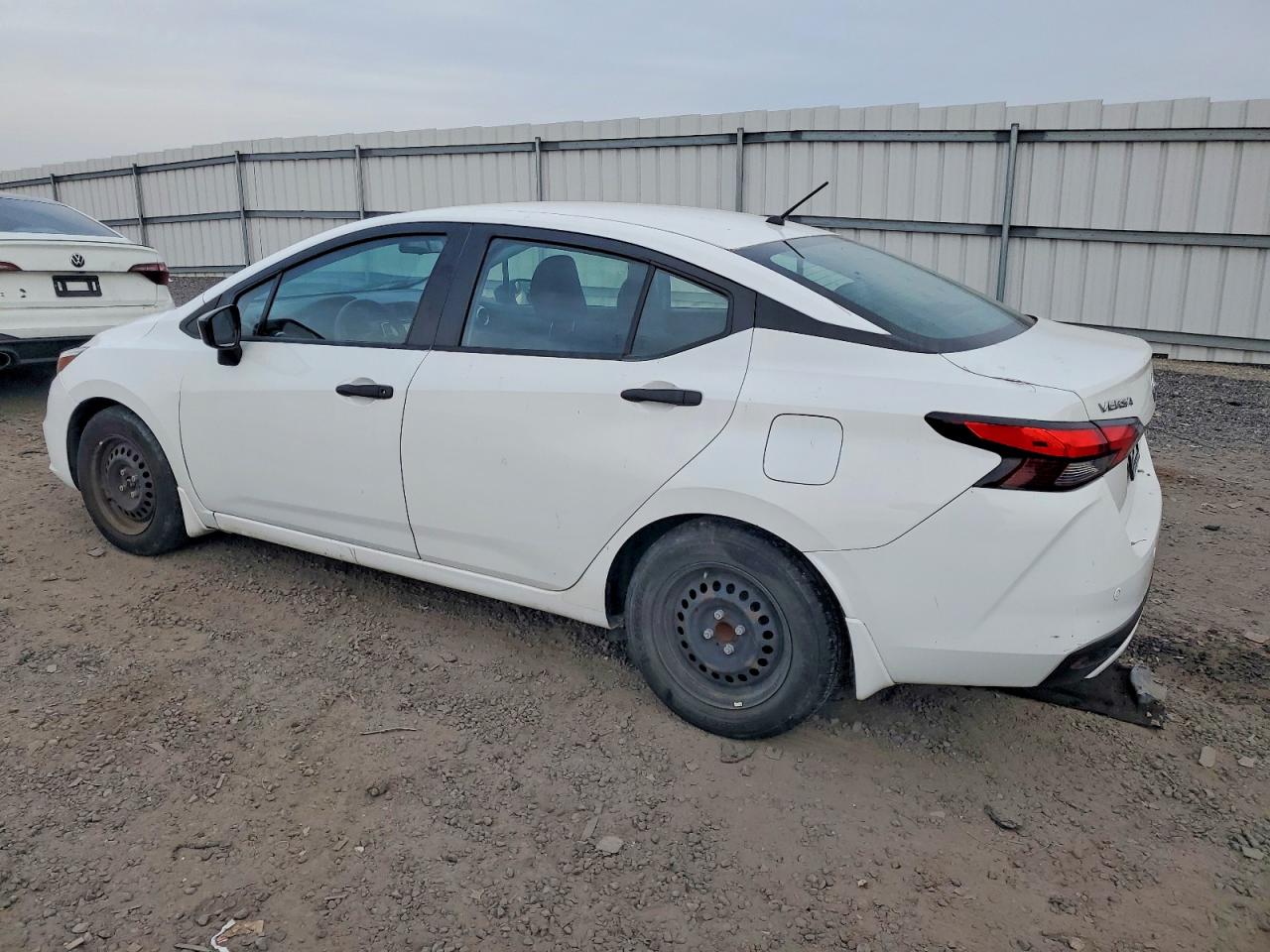2021 NISSAN VERSA S photo 2