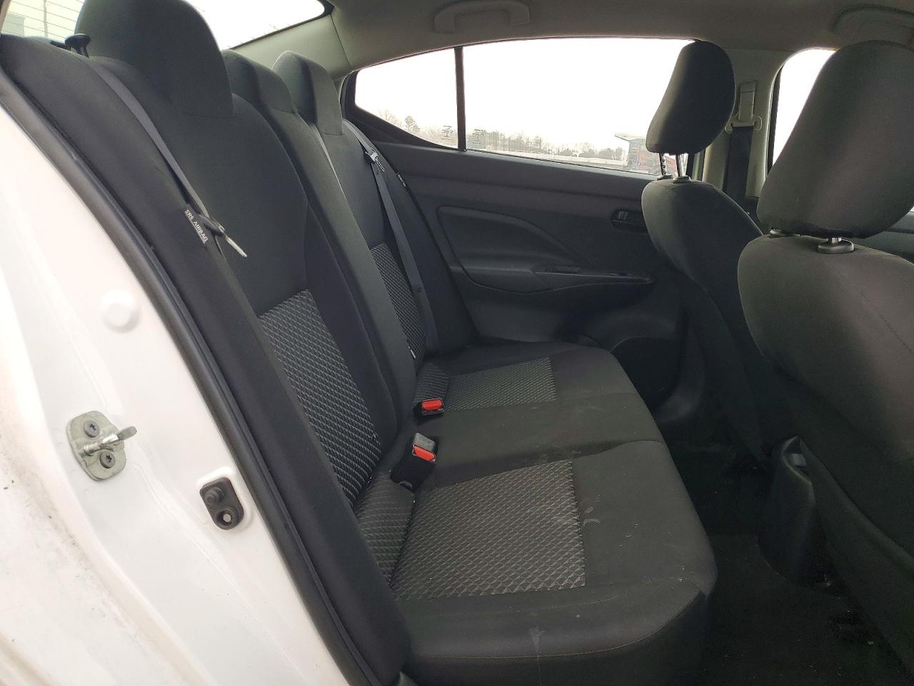 2021 NISSAN VERSA S photo 10