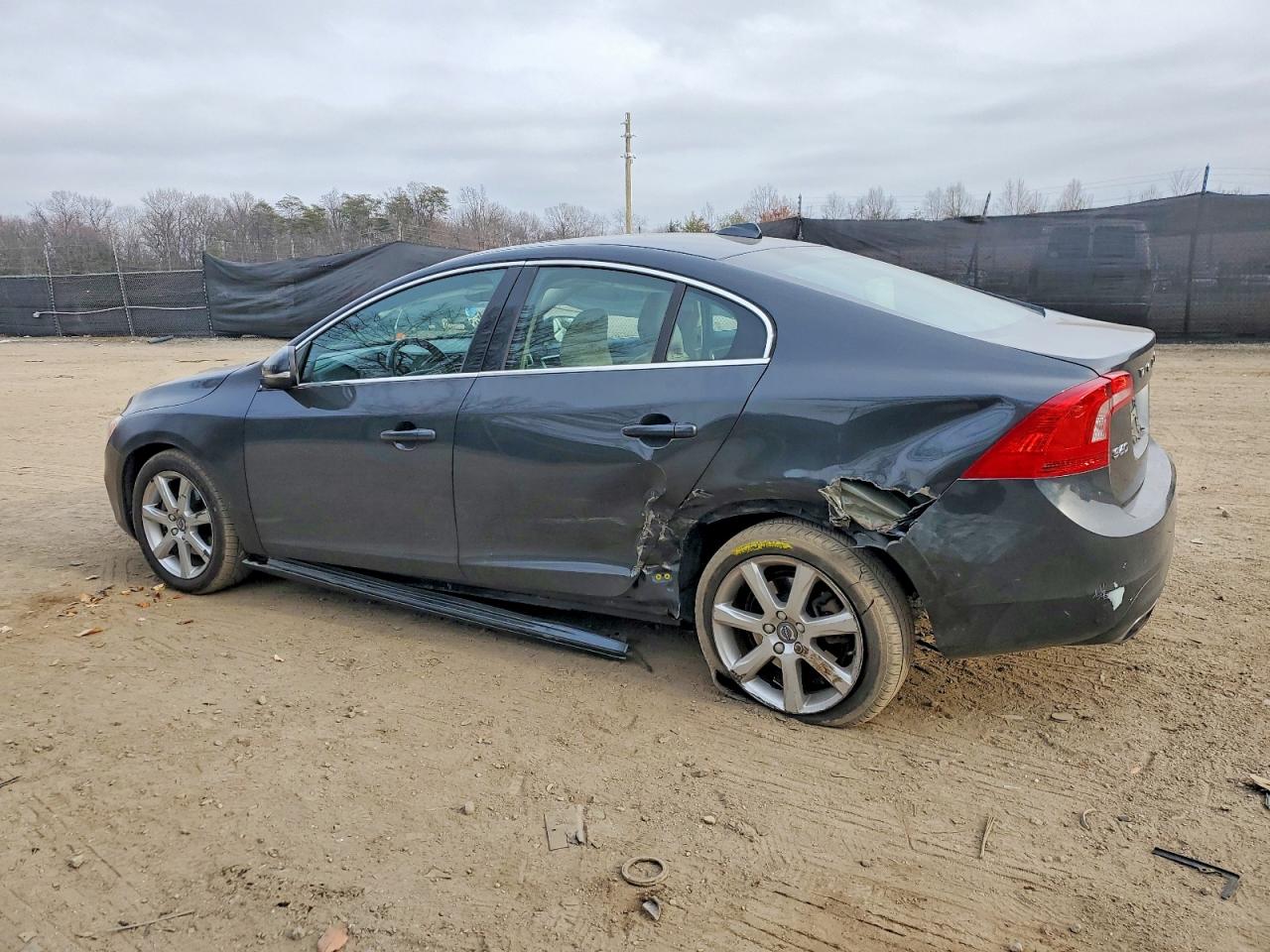 2016 VOLVO S60 PREMIER photo 2