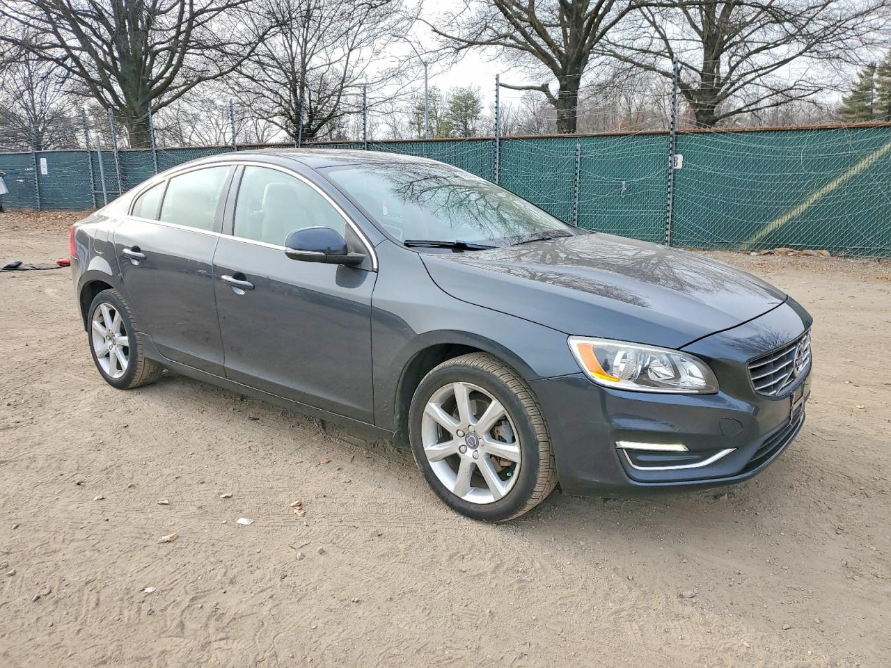 2016 VOLVO S60 PREMIER photo 4