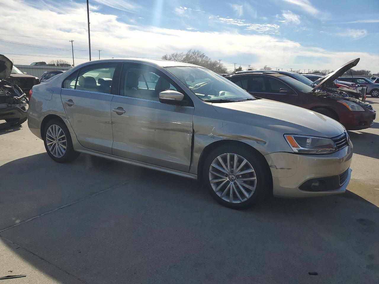 2013 VOLKSWAGEN JETTA SEL photo 4