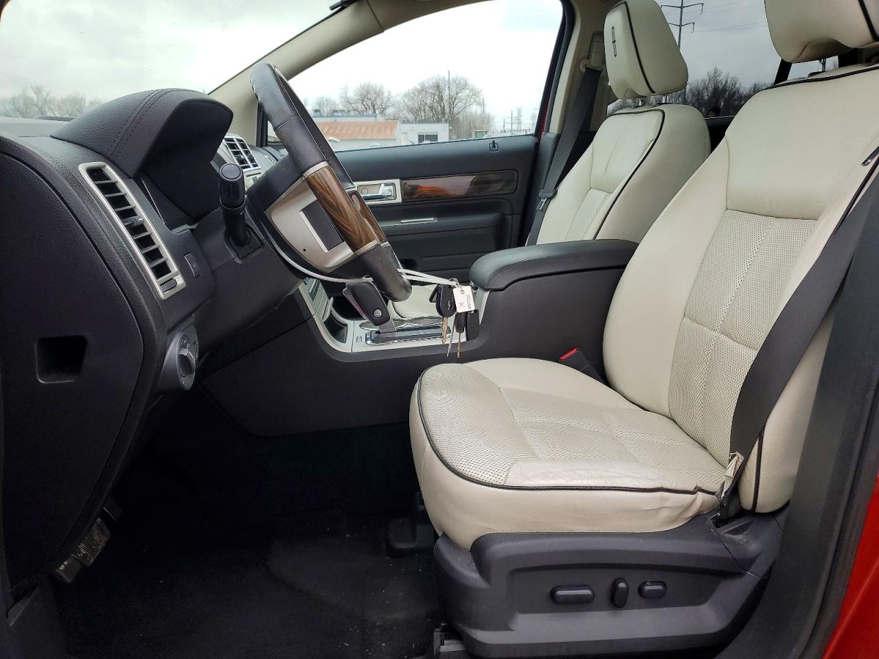 2010 LINCOLN MKX photo 7