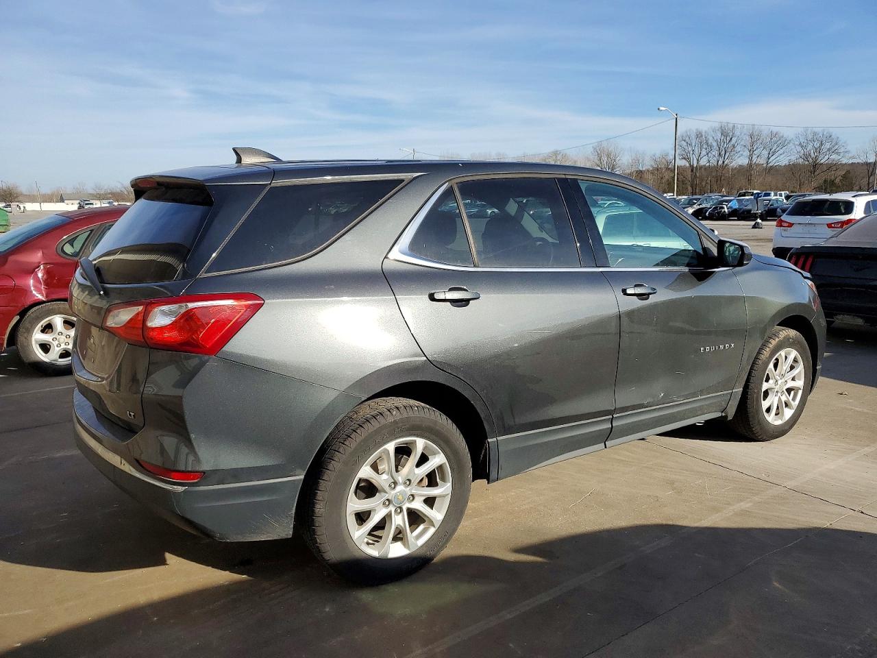 2019 CHEVROLET EQUINOX LT photo 3