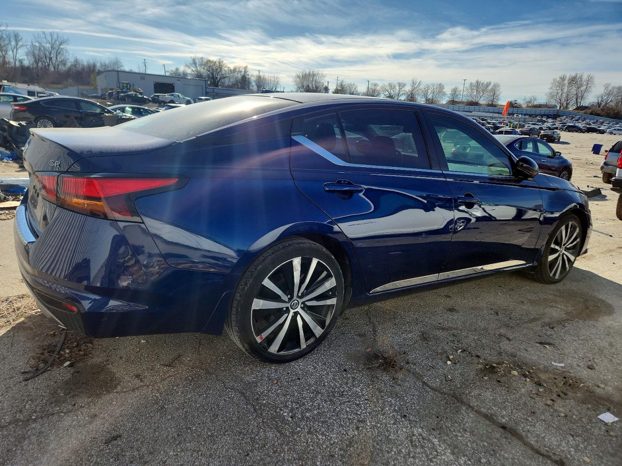 2019 NISSAN ALTIMA SR photo 3