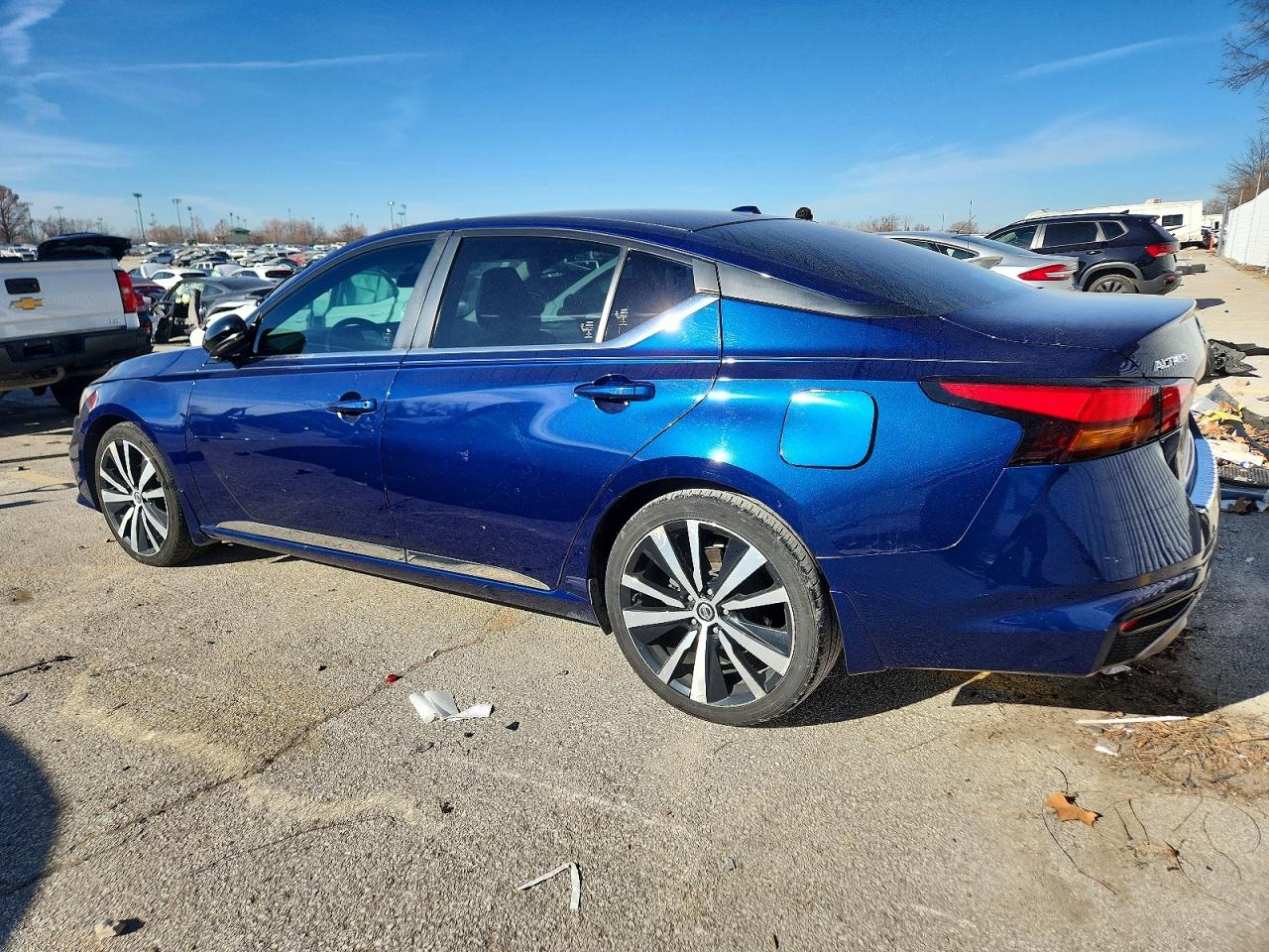 2019 NISSAN ALTIMA SR photo 2