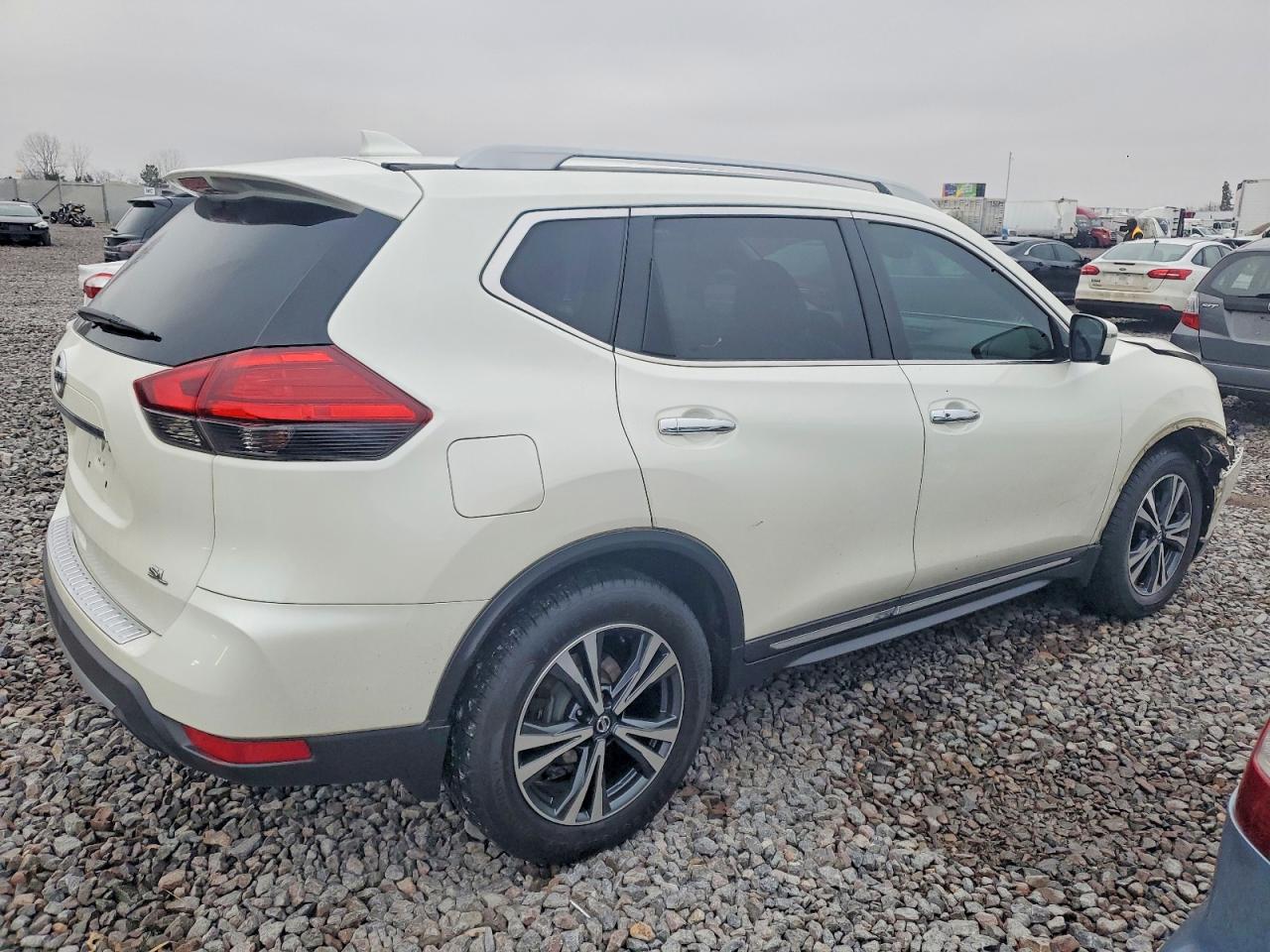 2017 NISSAN ROGUE S photo 3