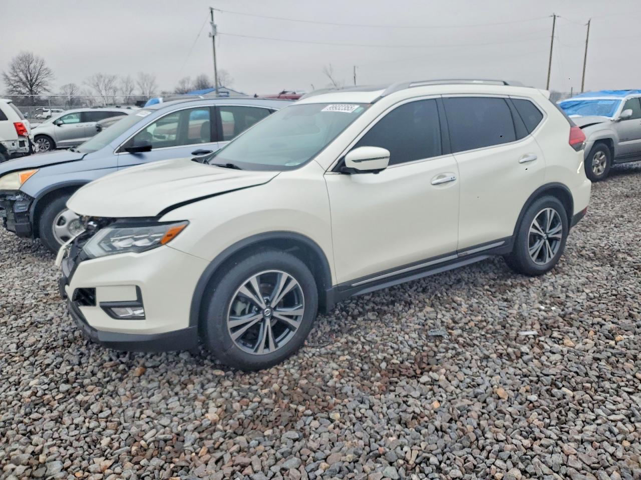 2017 NISSAN ROGUE