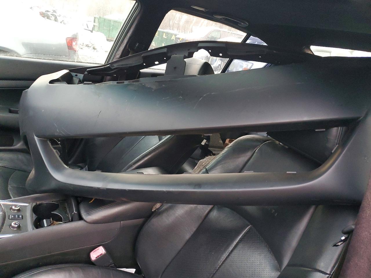 2010 INFINITI G37 photo 2